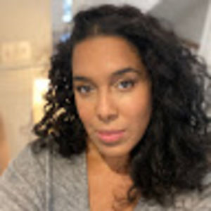 Meet your Posher, Ilia